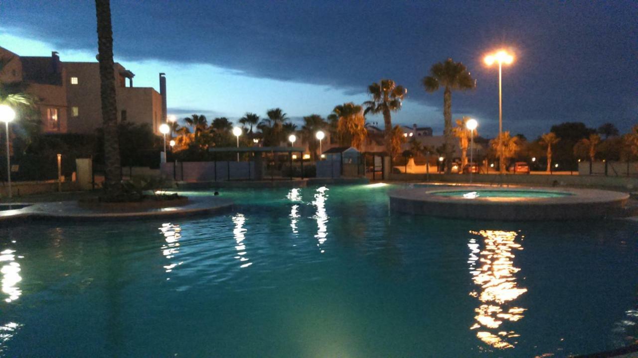 Bajo Con Jardin Wifi Junto Al Mar Lägenhet Orihuela Exteriör bild