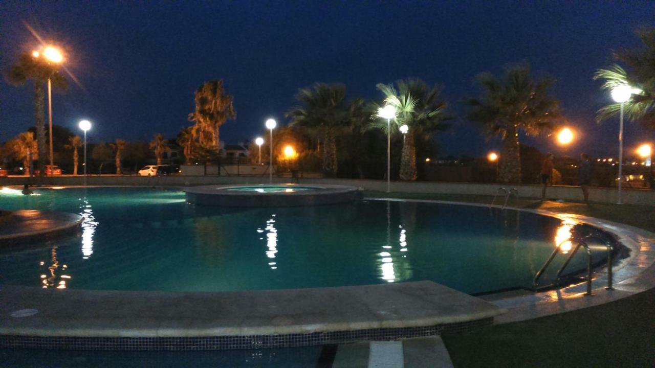 Bajo Con Jardin Wifi Junto Al Mar Lägenhet Orihuela Exteriör bild